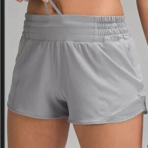 LULULEMON Hotty Hot 2.5" Hi-Rise Short Rhino Grey